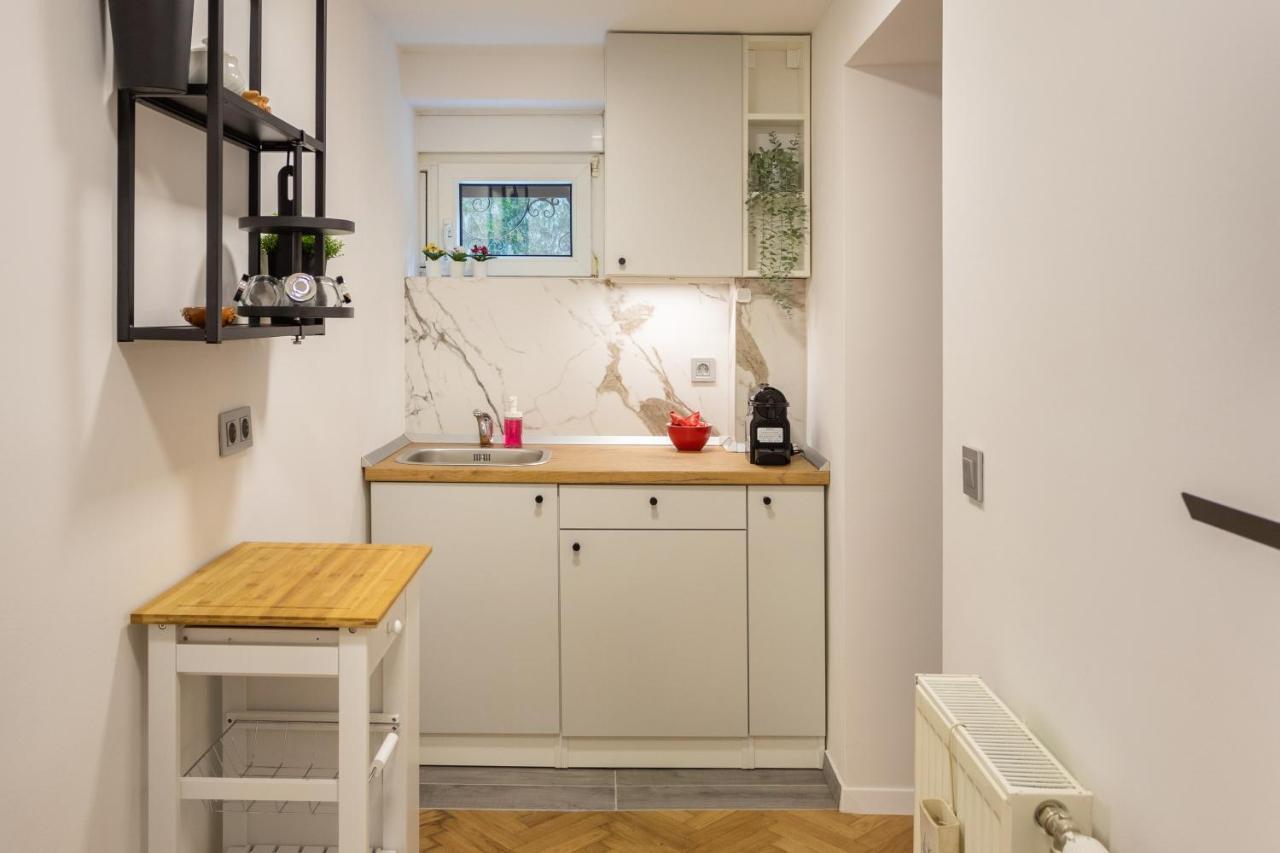 Modern Studio Near British Square Apartment Zagreb Exterior photo